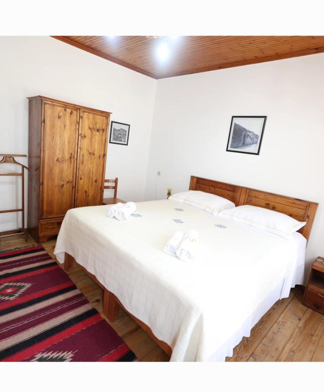 Guest House J.Prifti Berat Extérieur photo