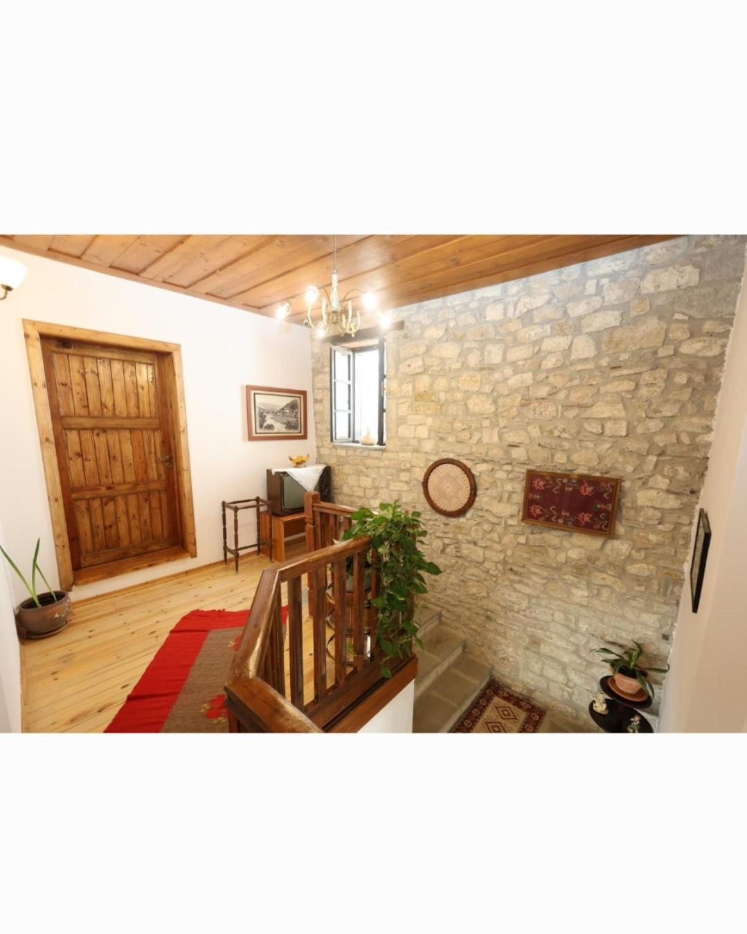 Guest House J.Prifti Berat Extérieur photo
