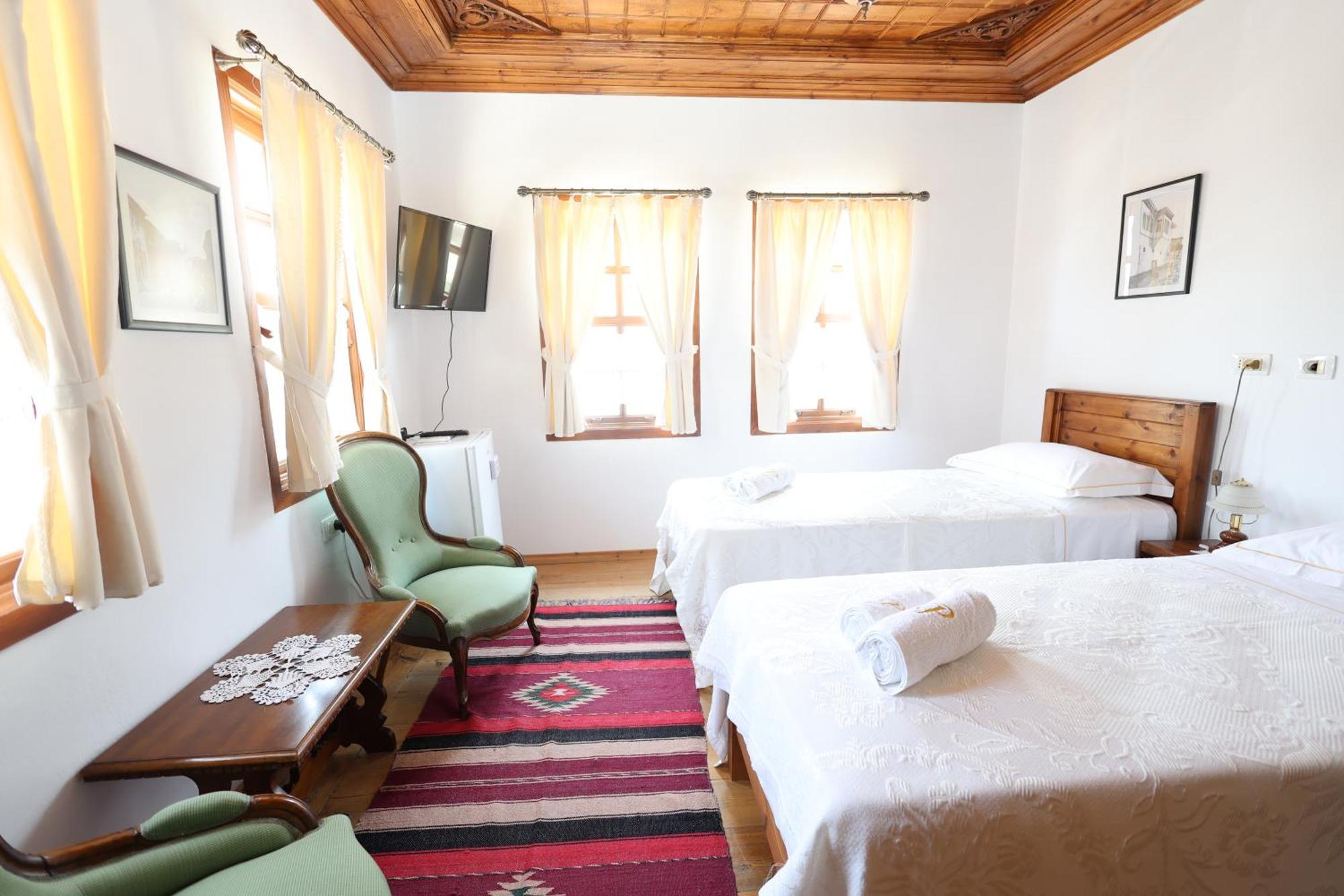 Guest House J.Prifti Berat Extérieur photo