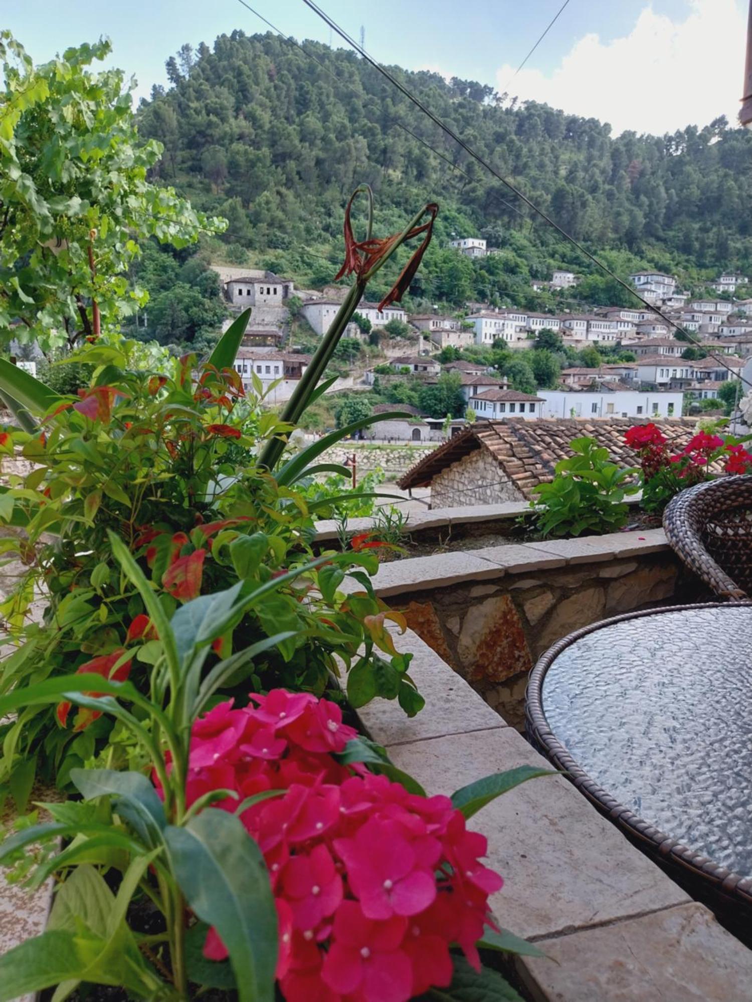Guest House J.Prifti Berat Extérieur photo