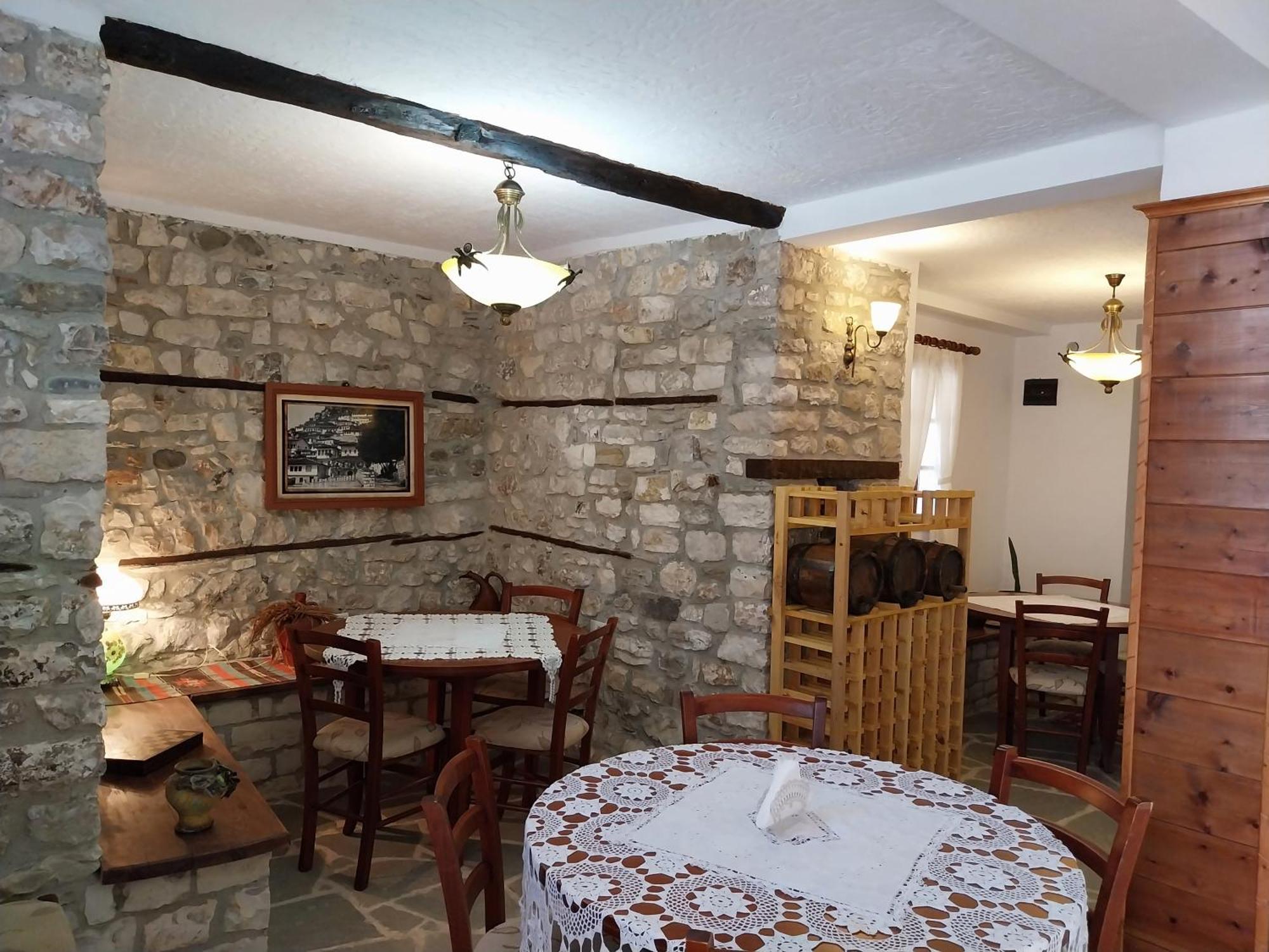 Guest House J.Prifti Berat Extérieur photo
