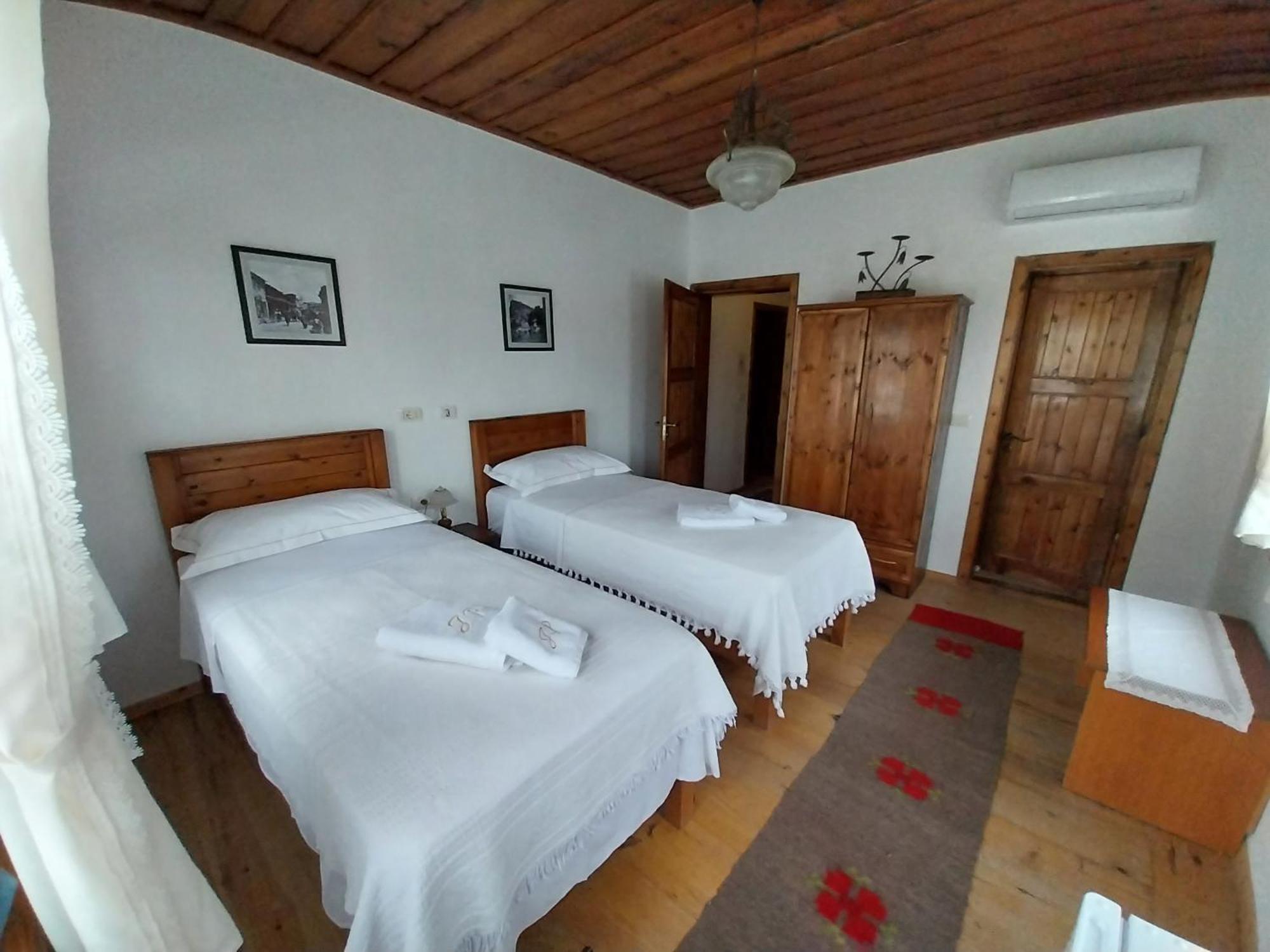 Guest House J.Prifti Berat Extérieur photo