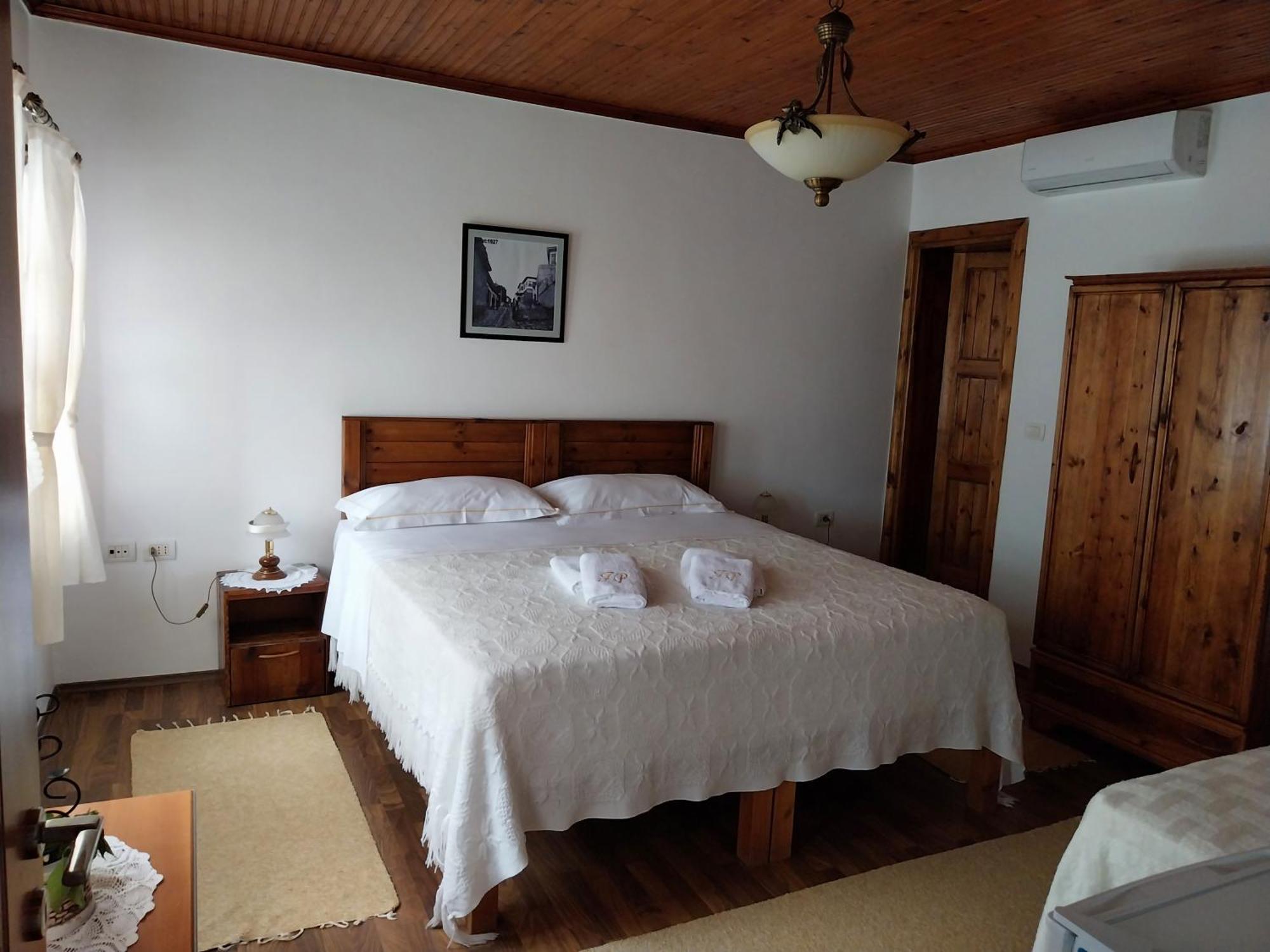 Guest House J.Prifti Berat Extérieur photo