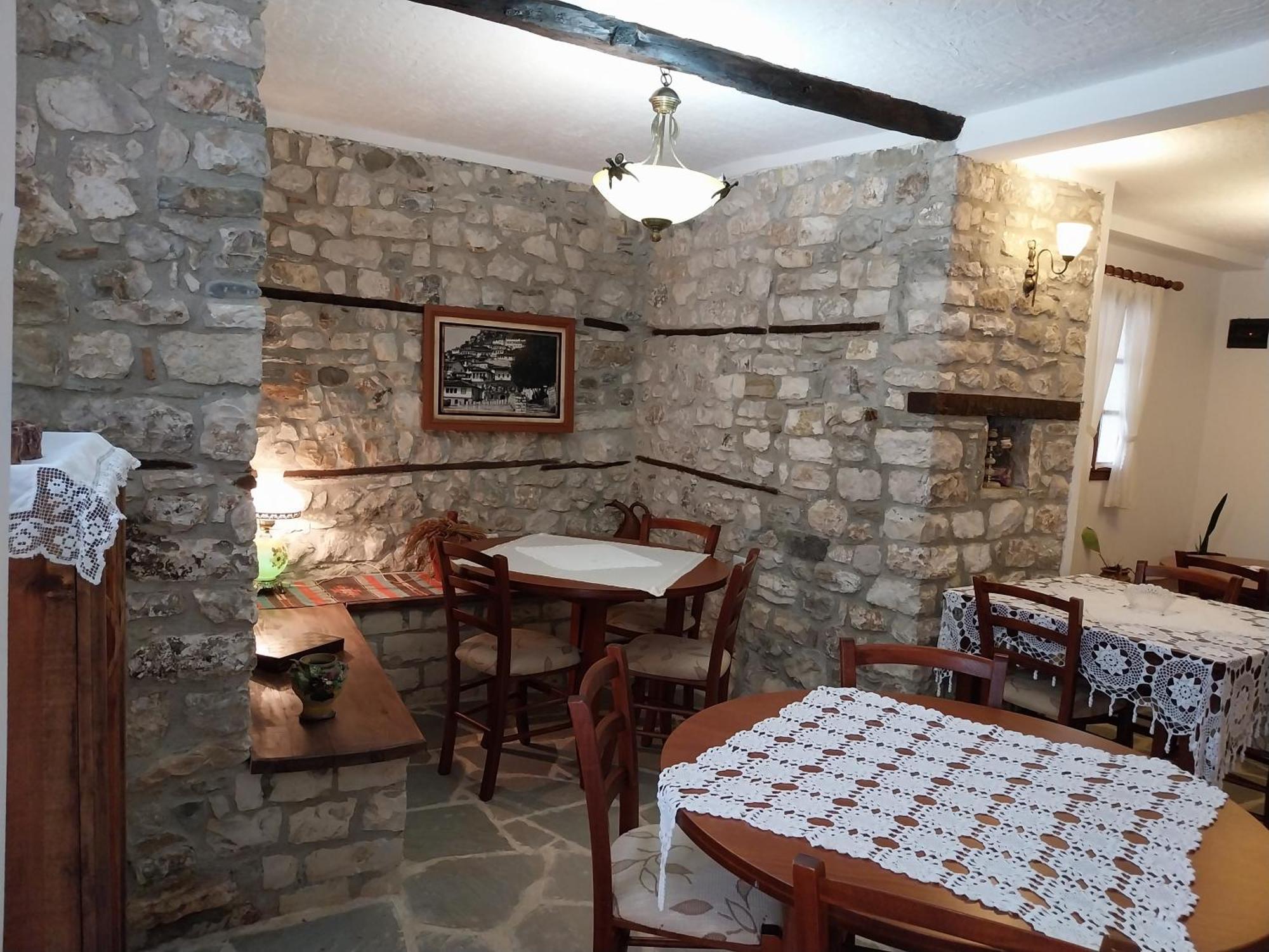 Guest House J.Prifti Berat Extérieur photo