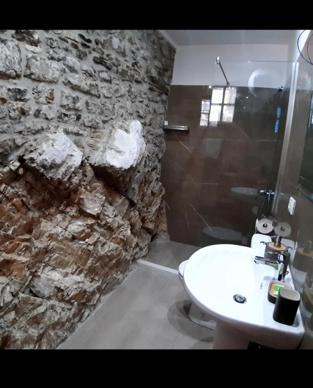 Guest House J.Prifti Berat Extérieur photo